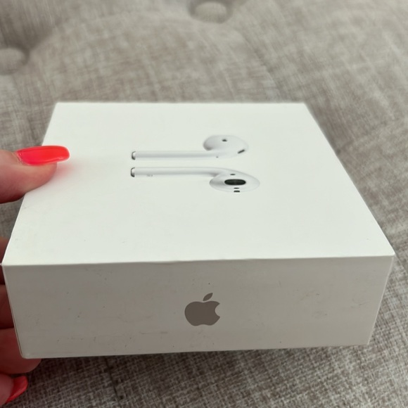 Apple AirPods with case. - Picture 2 of 5